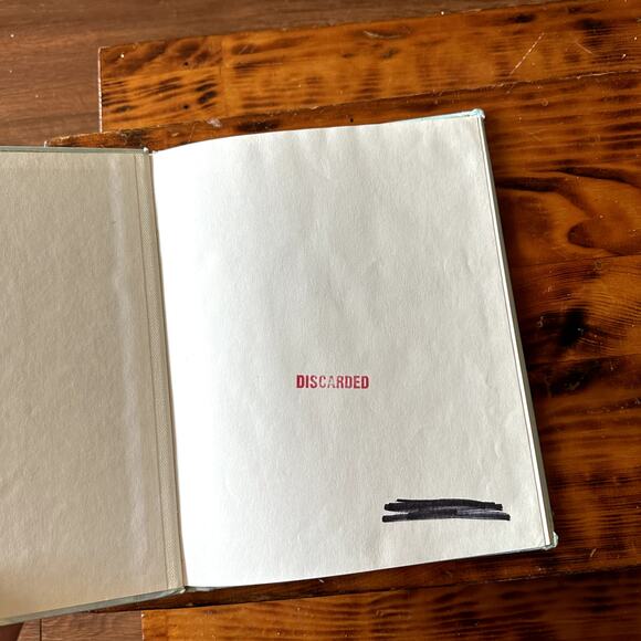 Vintage 1994 Far-Fetched Pets Your Pet Penguin Hardcover Book - Picture 2 of 9